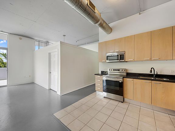 5th image of 2100 VAN BUREN Street #206