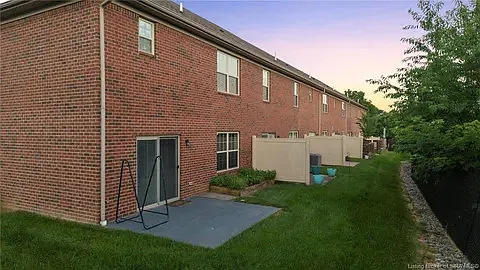 611 Knob Hill Rd — Photo 31