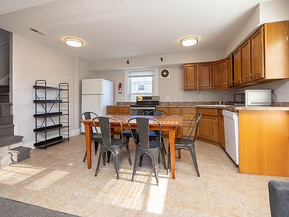 3rd image of 727 Oakland Ave APT 2