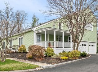 17 Garfield St, Marblehead, MA 01945