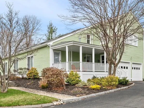 17 Garfield St, Marblehead, MA 01945