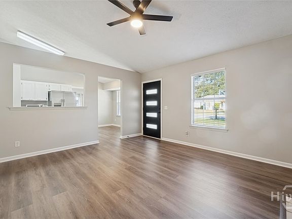 3rd image of 129 Ropemaker Lane