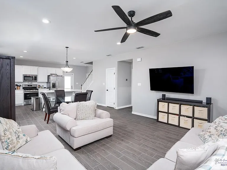 2168 Grove Ln — Photo 9
