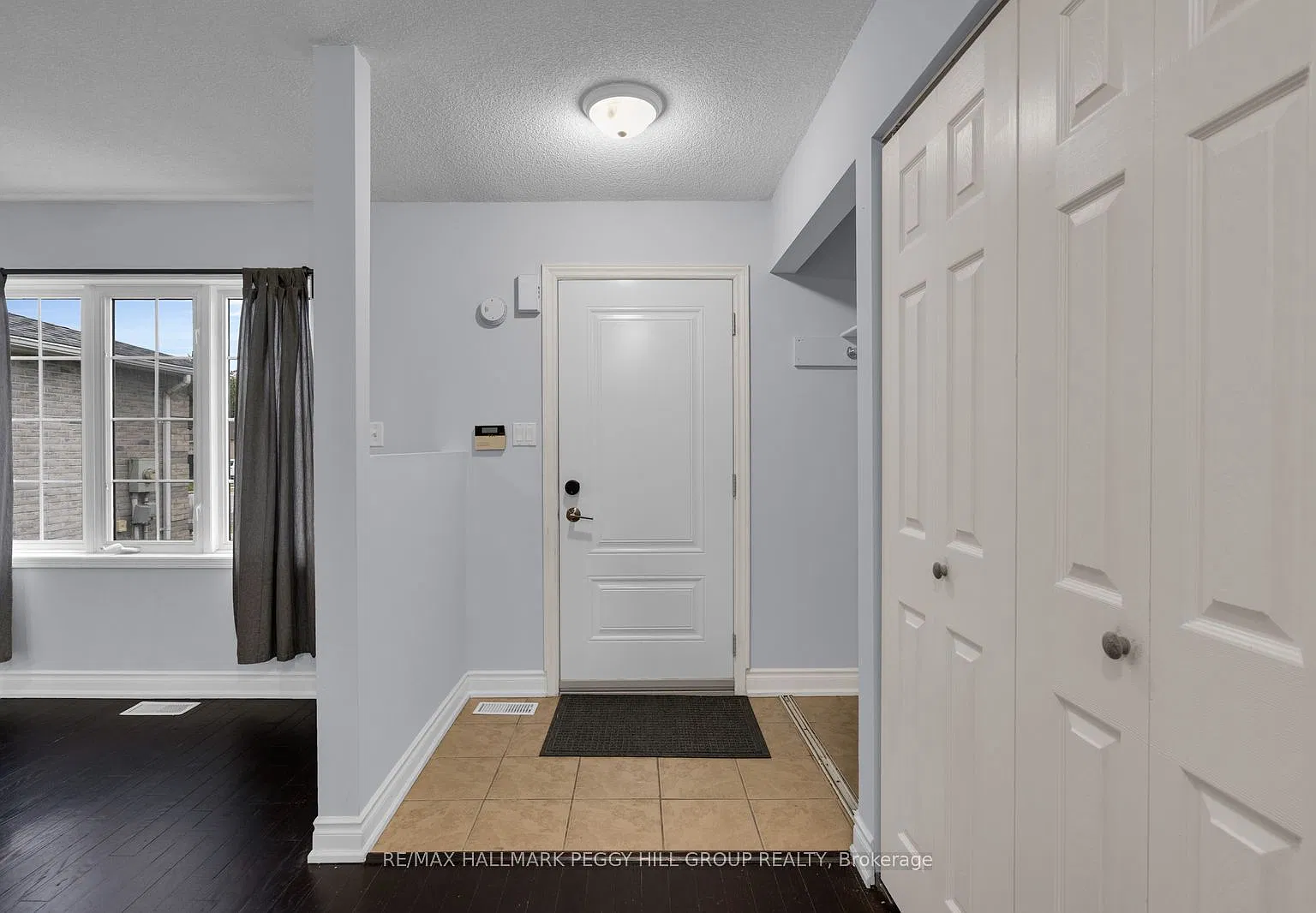3 bed, $1,800 — Photo 2