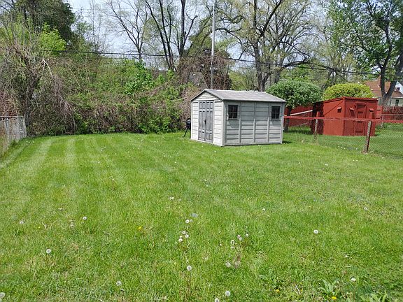 2nd image of 20301 Gilchrist St
