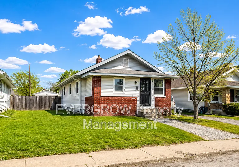 1417 N Denny St — Photo 3