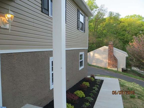5th image of 1745 Hillcrest Ln