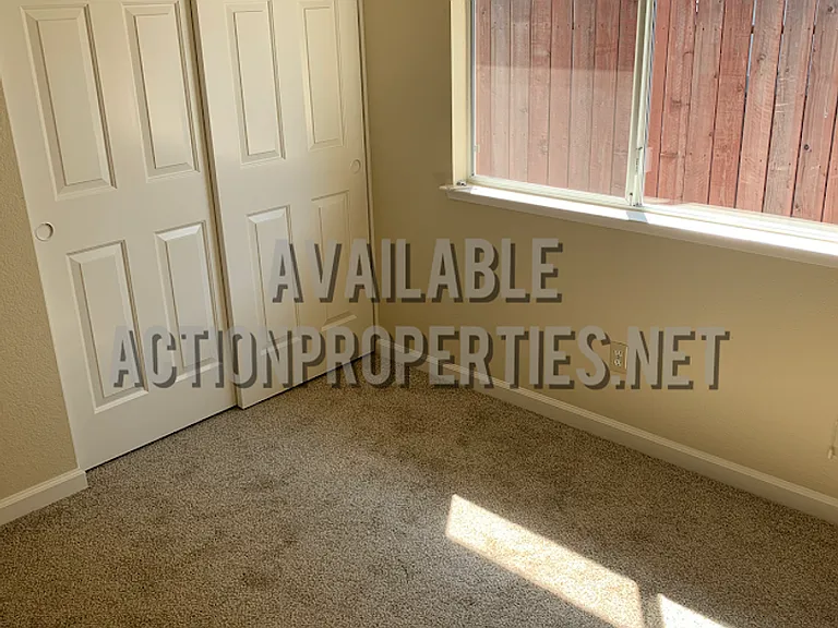 3835 Hunters Glen Pl — Photo 17