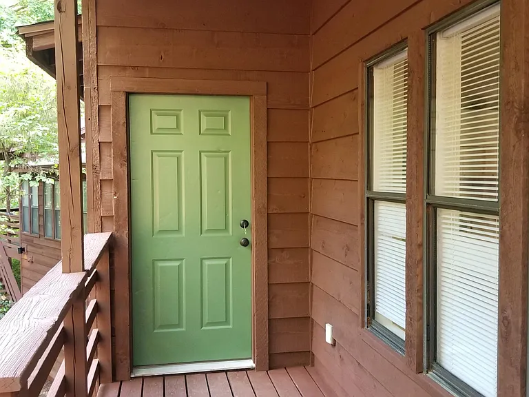 985 N Lewis Pl — Photo 8