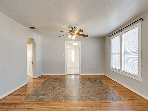 4th image of 3200 Sandage Ave #A