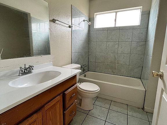 3rd image of 9570 Kelley Dr