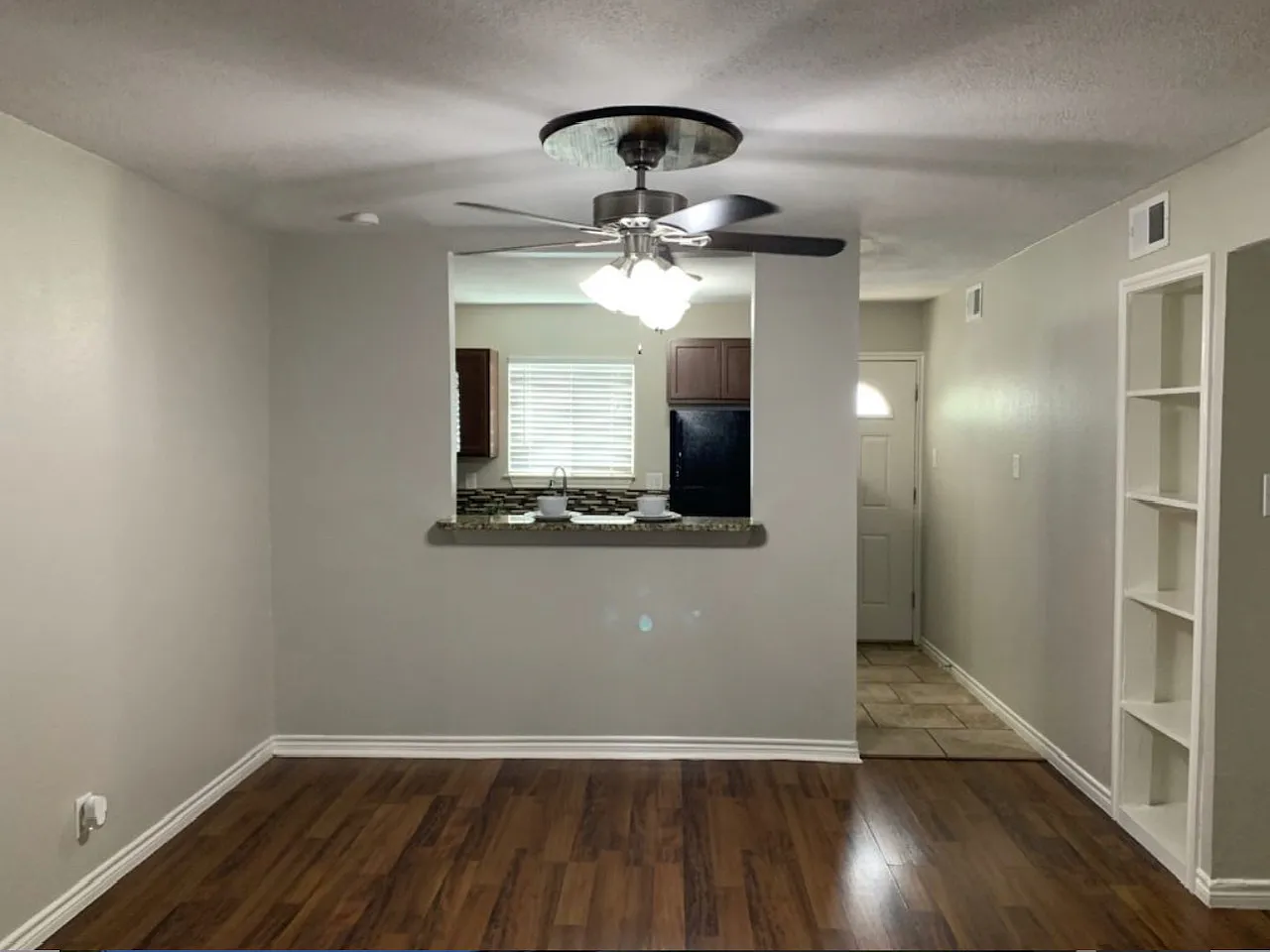 3 bed, 2.0 bath, 1275 sqft, $1,395 — Photo 3