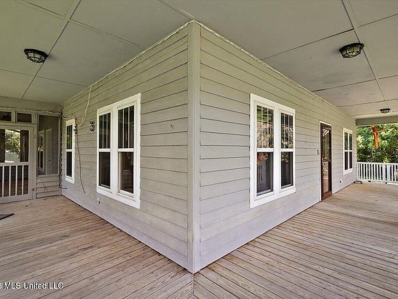 4th image of 75 Abigail Ln