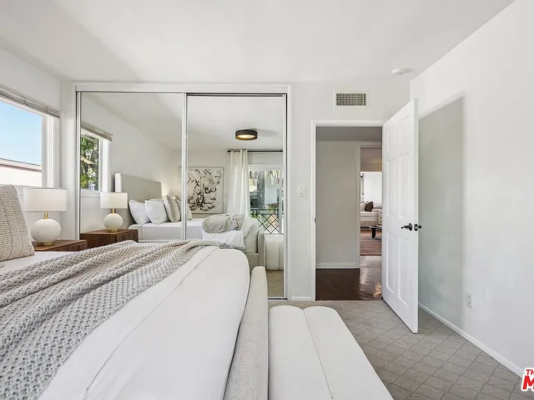 2411 Mount Olympus Dr — Photo 52
