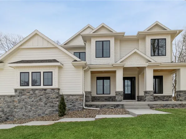 10468 Thorne Dr, West Des Moines, IA 50266