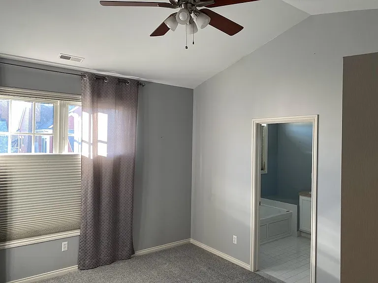 50455 Monroe St #28 — Photo 4