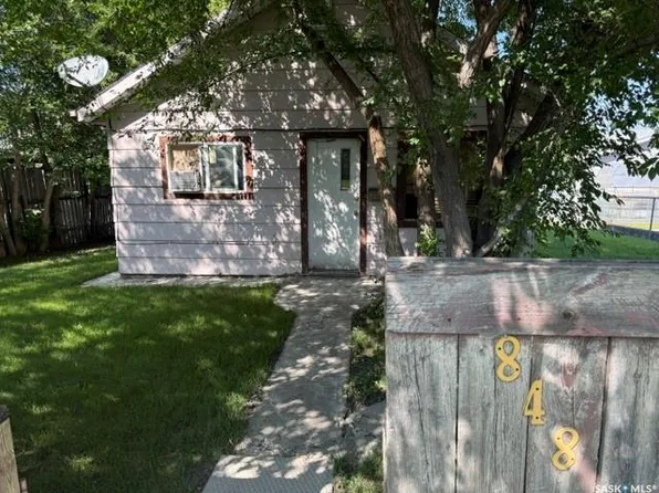 848 17th STREET W, Prince Albert, SK S6V 3Y4