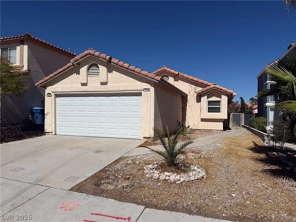 3 bed, 2.0 bath, 1183 sqft, $1,850 — Photo 2