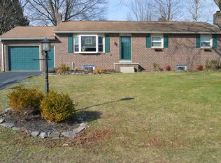 104 Scenic Dr, Denver, PA 17517