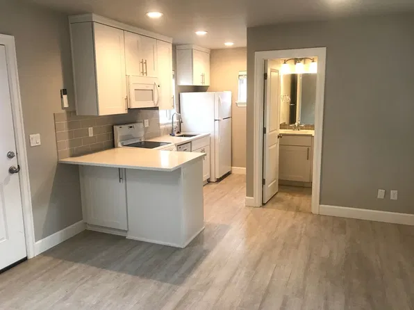 271, 1059 NW Ogden Ave #A, Bend, OR 97703