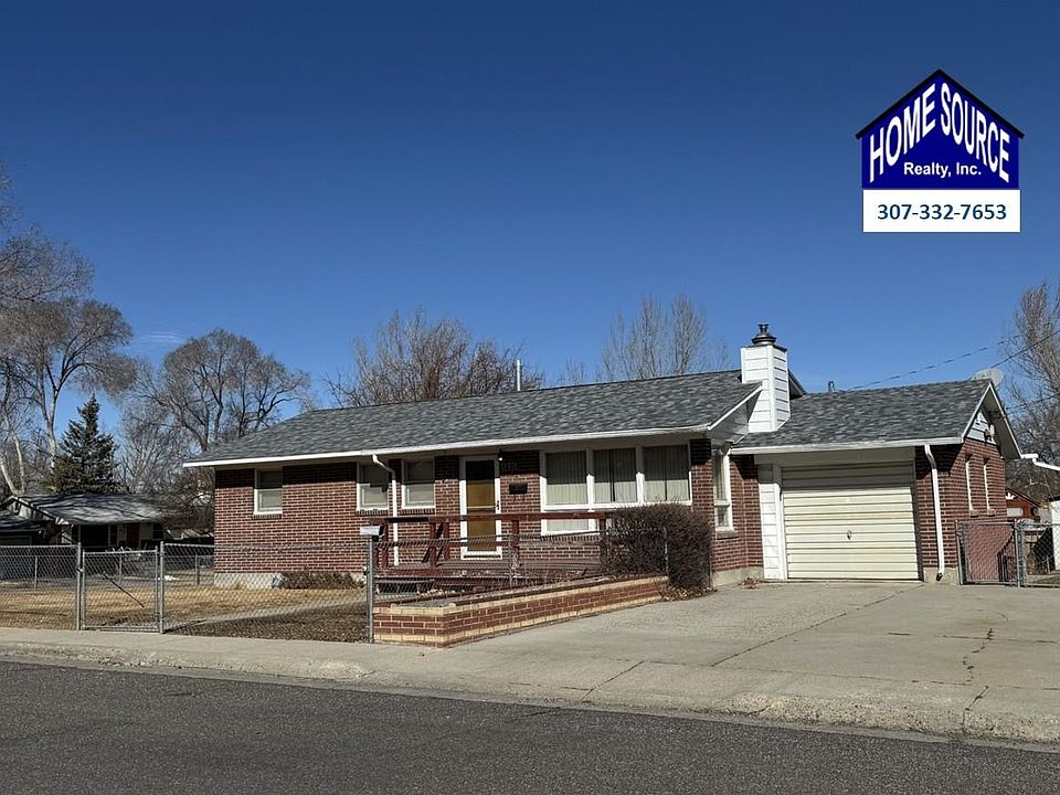 1st image of 212 Shamrock St