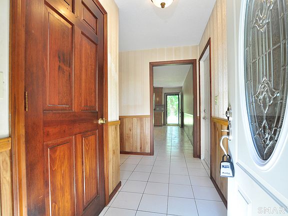 4th image of 27 Scott Road