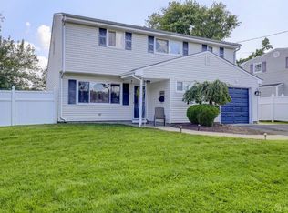 5 Adams St, Old Bridge, NJ 08857