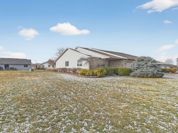 523 Woodpointe Dr, Woodville, OH 43469