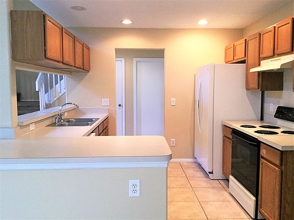 4th image of 1714 Mandavilla Dr