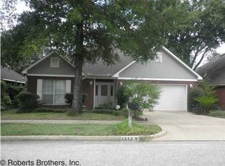 1212 Hillcrest Xing W, Mobile, AL 36695