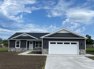 517 Ironwood St NW, Demotte, IN 46310