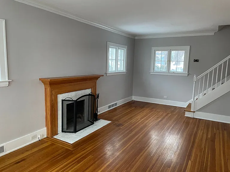 9 Union Ave NE — Photo 3