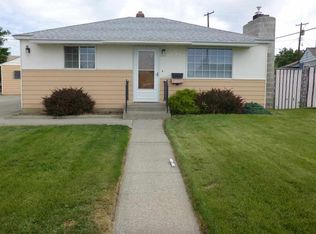 1927 Riverview Dr, Pasco, WA 99301