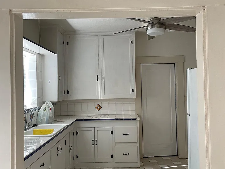 1342 N Van Ness Ave — Photo 9