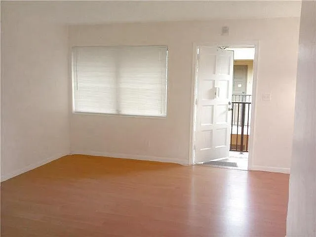 1733 Mayo St #8 — Photo 7