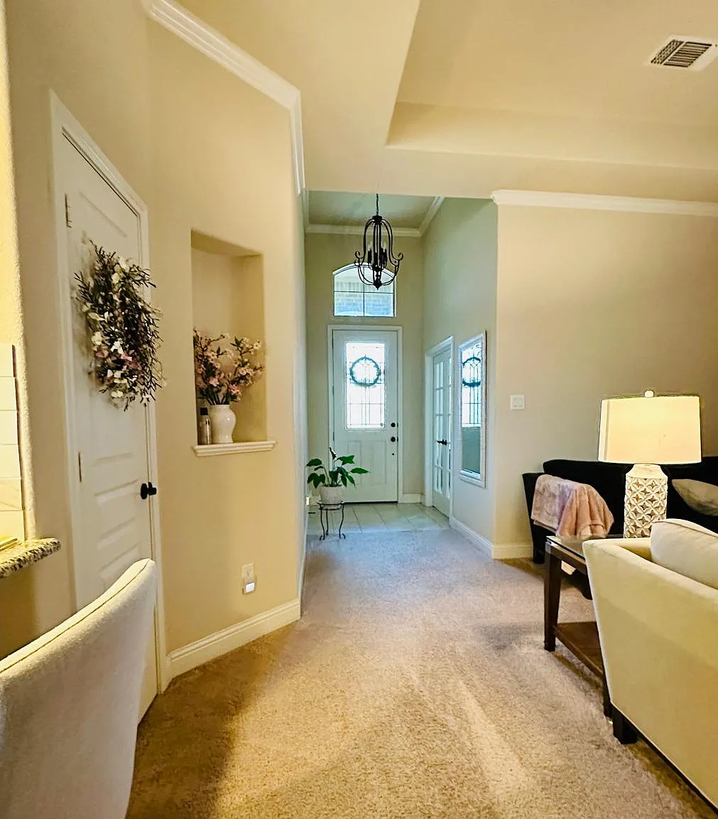 3 bed, 2098 sqft, $2,650 — Photo 3