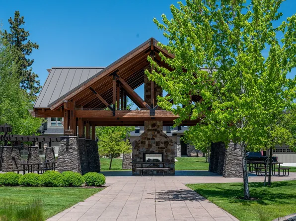 19733 Aspen Meadows Dr, Bend, OR 97702