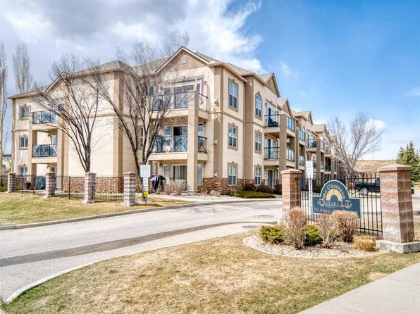 303 NE Arbour Crest Dr NW #2318, Calgary, AB T3G 5G4