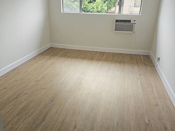 5th image of 11007-11011 Palms Blvd #201