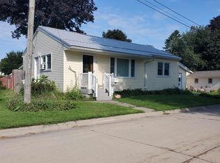 210 5th St E, Cresco, IA 52136