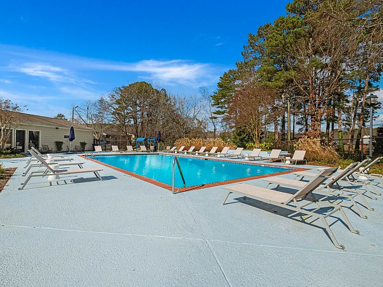 Springdale Glen — Photo 16
