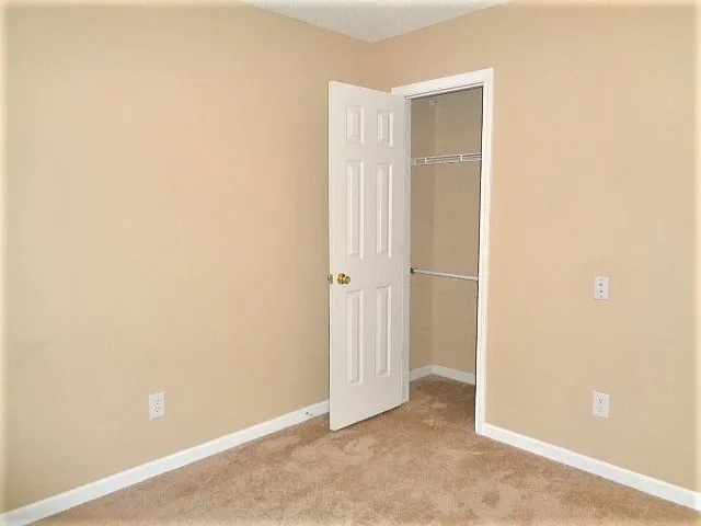 7072 Parkbrook Ln — Photo 9