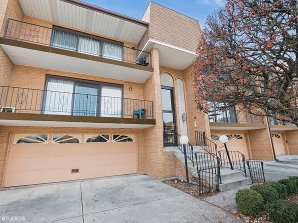 4021 W 93rd Pl APT 2W, Oak Lawn, IL 60453