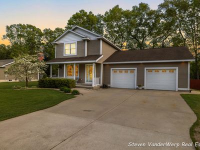 2567 Chippewa Trl, Muskegon, MI, 49445