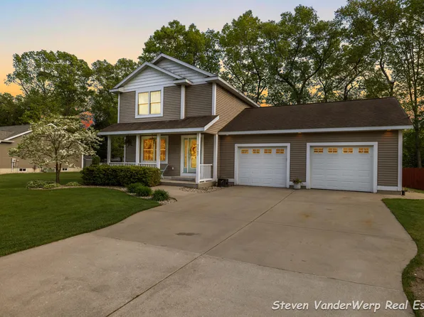 2567 Chippewa Trl, Muskegon, MI 49445