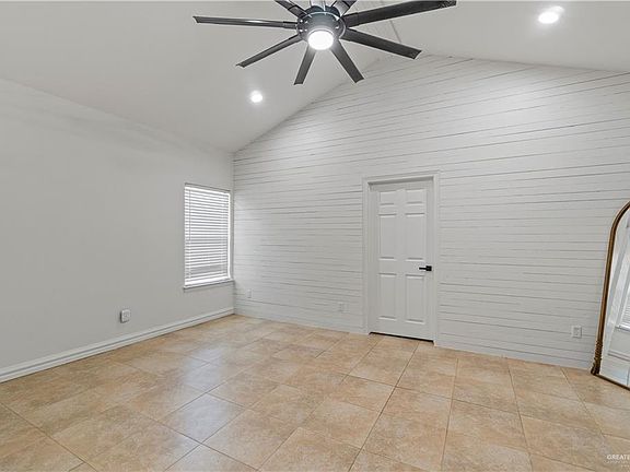 4th image of 810 N 2 1/2 St