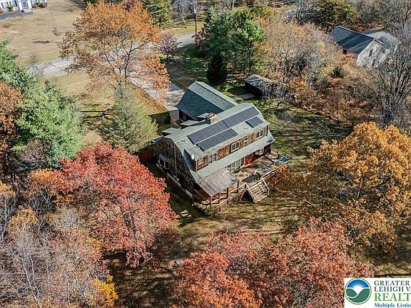2nd image of 2443 Tacoma Dr