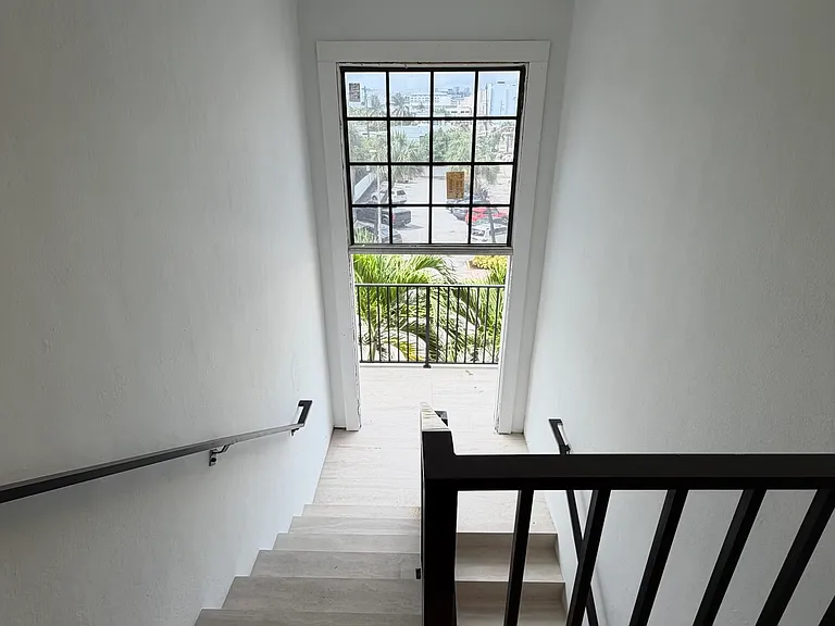 1619 Jefferson Ave #26 — Photo 8