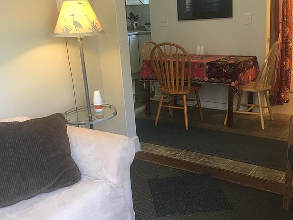 Living/dining common area