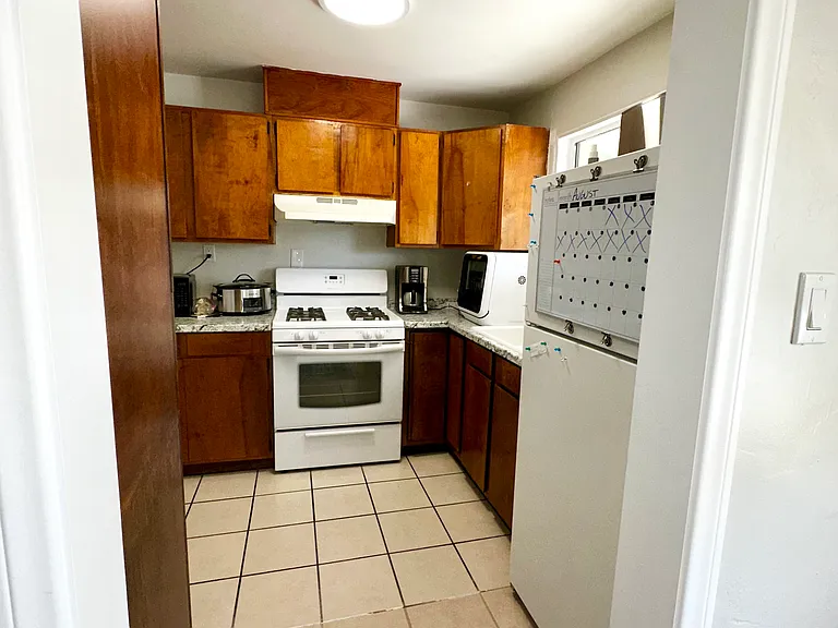8314 Golden Ave #A — Photo 12